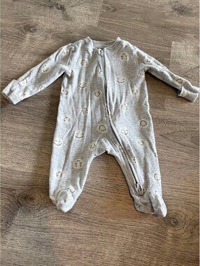 Huggies, 3 months, gray baby zippy sleeper